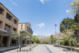育英西中学校