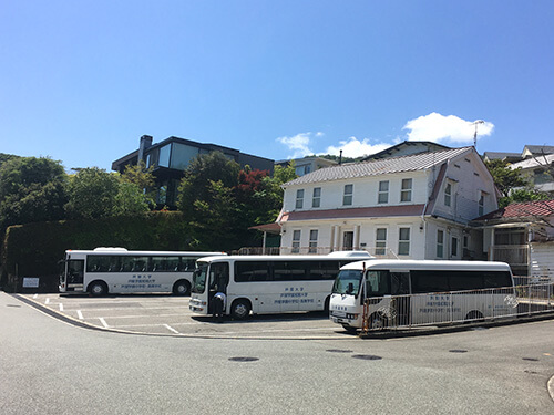 芦屋学園中学校のスクールバス